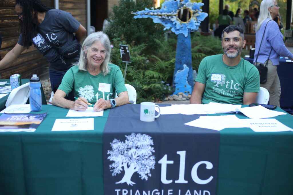 4E07E3B5 01F3 4C62 9C52 37CAC7CDAA06 2 1